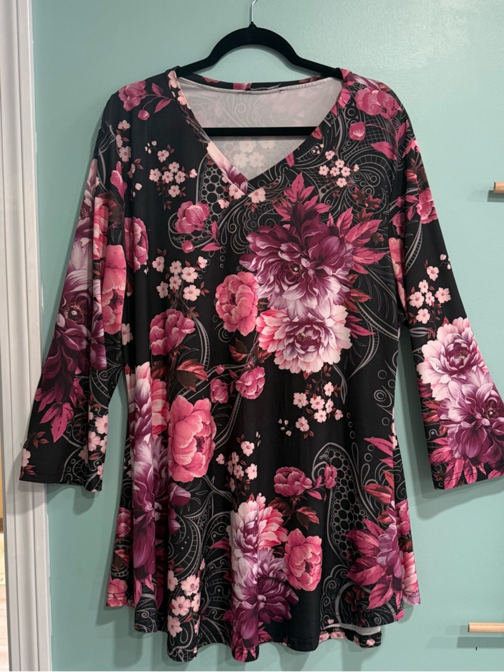 Gorgeous Floral V‑Neck Women's Tunic Top